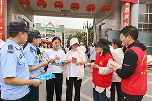 复刻C罗？乌迪内斯前锋卢卡上演头球高空轰炸